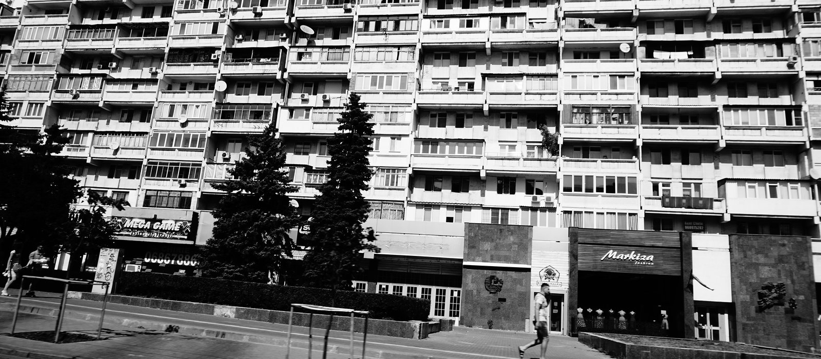 Bloc de locuințe de pe bulevardul Ștefan cel Mare din Chișinău, cu fațada neizolată