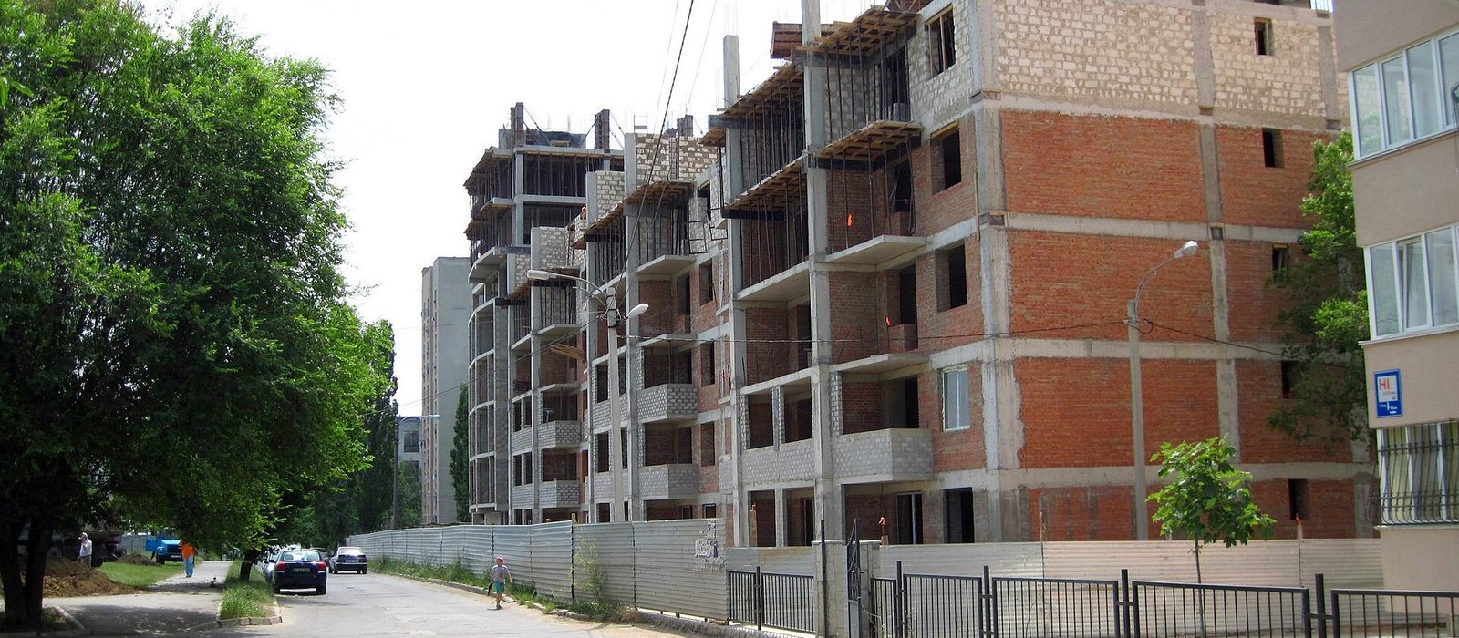 Un șantier de construcții în Chișinău, fotografiat în 2010